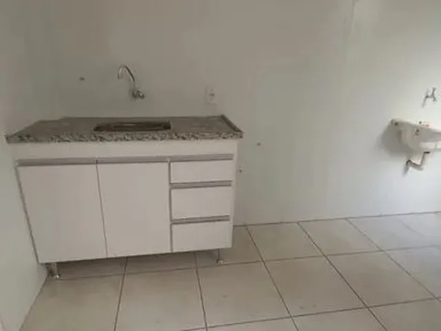 Imagem 2: Casa com 2 Dormitórios para Alugar em Contagem
