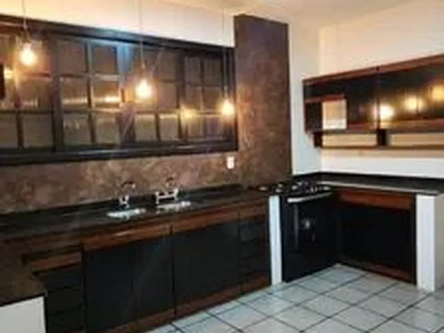 Imagem 12: Casa para Aluguel e Venda com 450 Metros Quadrados no Bairro Mais Desejado Perto do Mar/ L