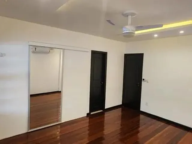 Imagem 4: Casa para Aluguel e Venda com 450 Metros Quadrados no Bairro Mais Desejado Perto do Mar/ L
