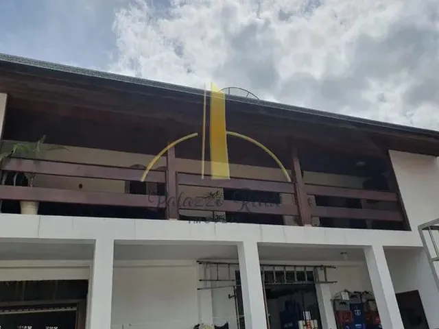 Imagem: A casa possui 3 Dormitórios, 1 Suíte, 2 Banheiros, 2