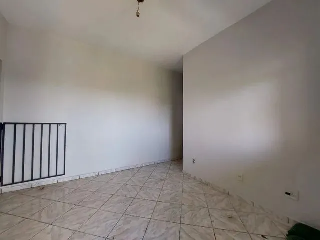 Imagem 12: Casa com 2 Dormitórios para Alugar em Contagem