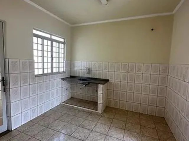 Imagem 5: Kitnet/Conjugado para Aluguel Possui 40 Metros Quadrados com 1 Quarto em Centro - Pouso Al