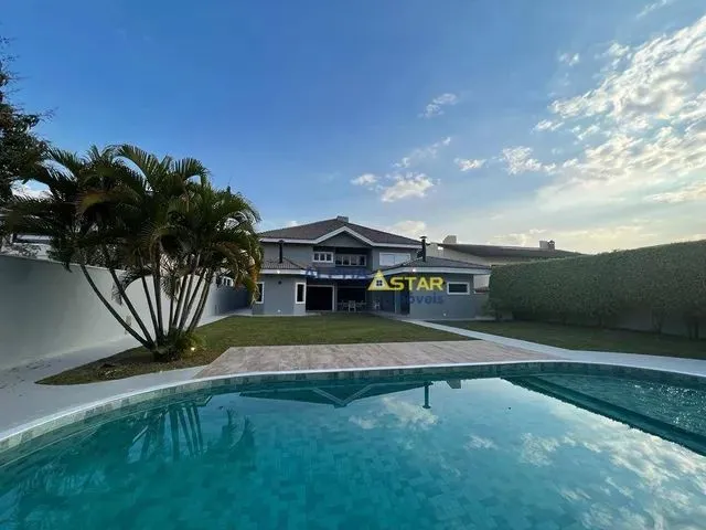 Imagem: Casa com 4 Dormitórios para Alugar, 700