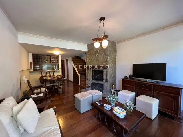 Imagem 1: Apartamento À Venda, 2 Quartos, 2 Suítes, 2 Vagas, Albuquerque - Teresópolis/Rj