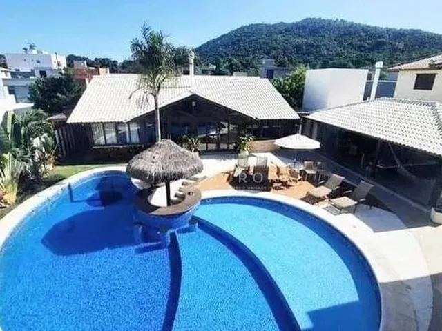 Imagem: Casa com 4 Dormitórios À Venda, 600 M²