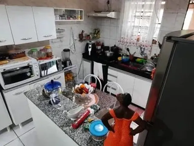 Imagem: Casa / 04 Qts - Contagem