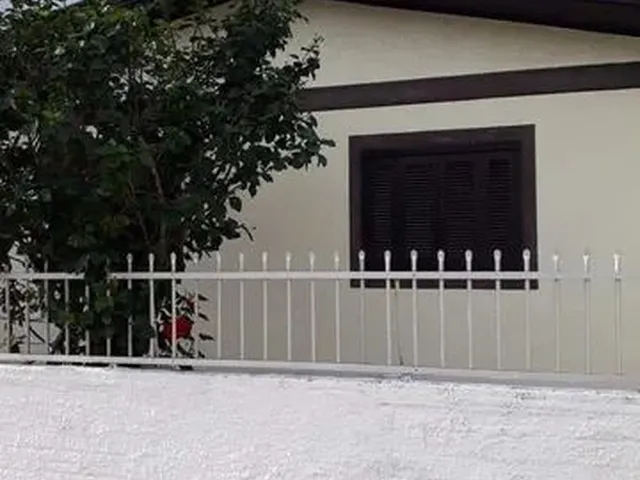 Imagem 2: Casa de 08 Dormitórios a Venda em Torres