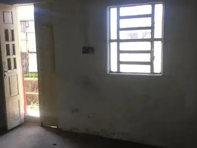 Imagem: A casa possui 1 Dormitório, 1 Banheiro, 40m² de Área e