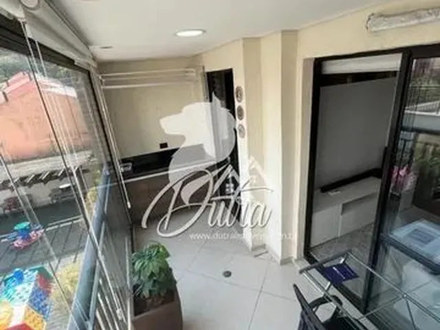 Imagem: O apartamento possui 2 Dormitórios, 1 Suíte, 2 Banheiros,