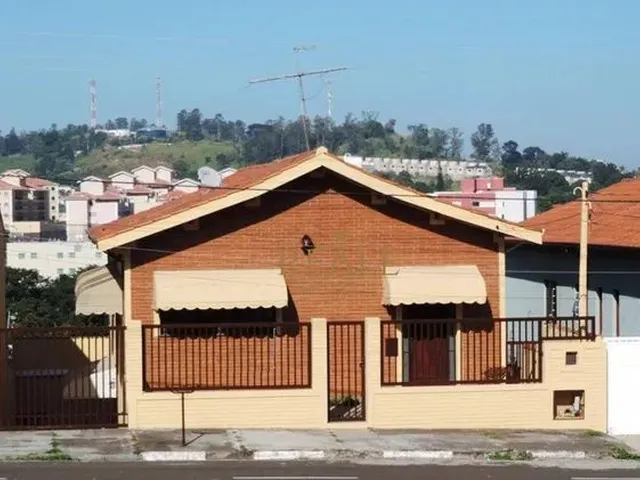 Imagem: Casa com 3 Dormitórios para Alugar, 250