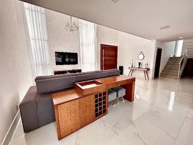 Imagem: Casa com 4 Dormitórios para Alugar, 310
