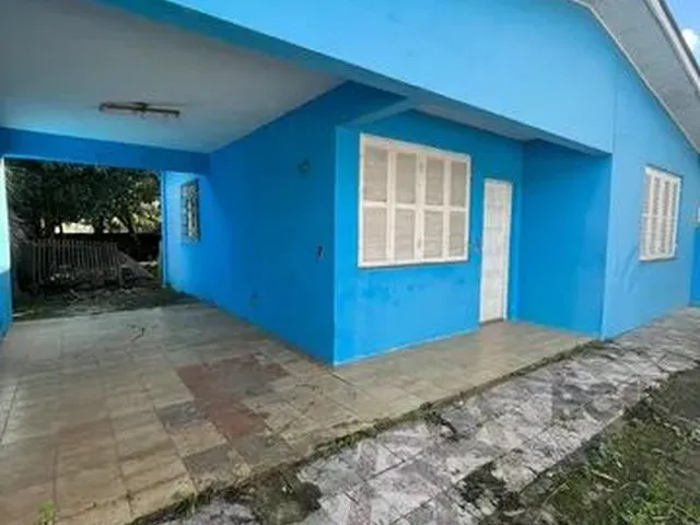 Imagem: A casa possui 2 Dormitórios, 1 Banheiro, 1 Vaga na