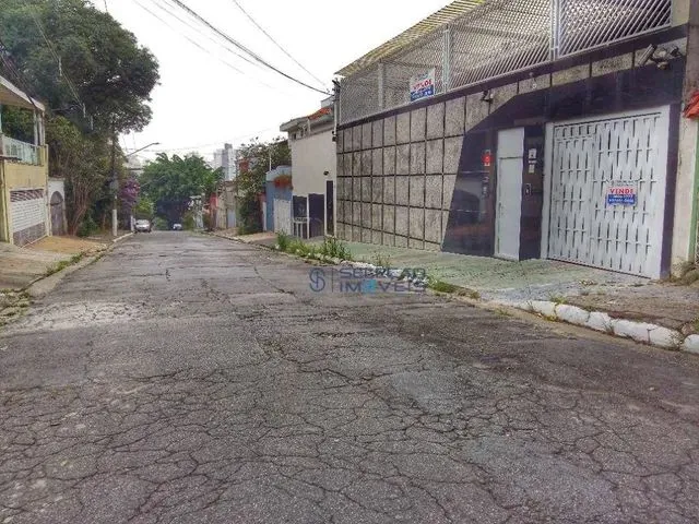 Imagem: A casa possui 3 Dormitórios, 5 Banheiros, 5 Vagas na