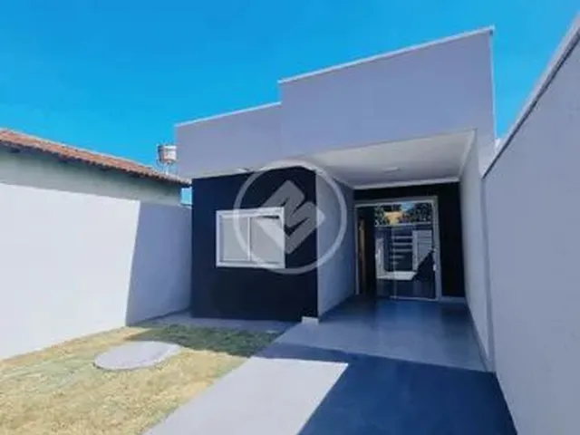 Imagem: A casa possui 3 Dormitórios, 1 Suíte, 1 Banheiro, 1 Vaga