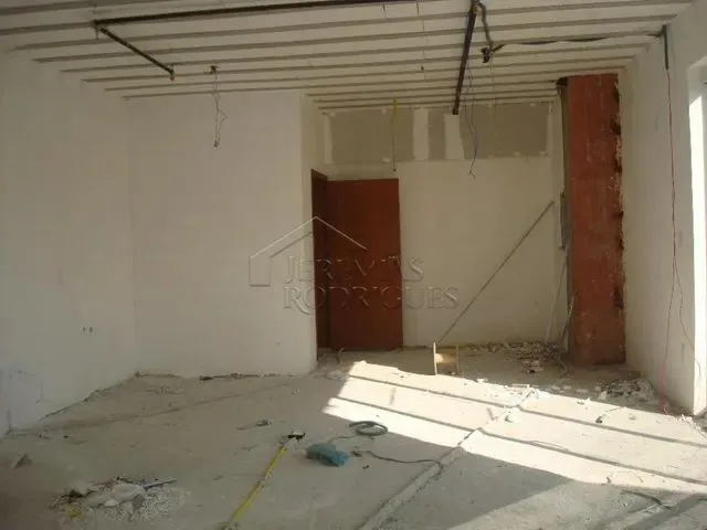 Imagem: O depósito possui 2 Vagas na garagem, 52m² de Área e