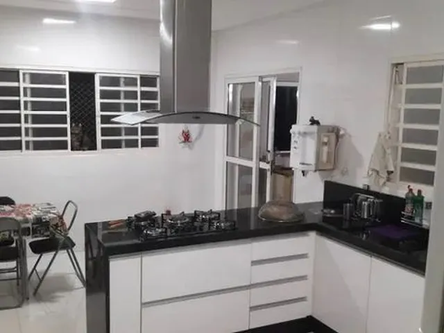 Imagem: Casa a Venda com 4 Quartos, Transferência