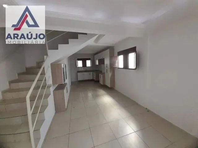 Imagem: Casa com 2 Dormitórios À Venda, 80 M²