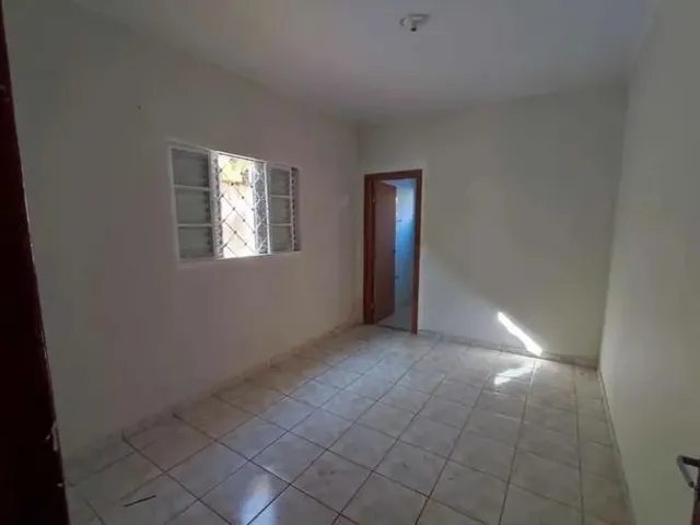 Imagem 2: Casa para Venda Tem 190 Metros Quadrados com 2 Quartos em Feu Rosa - Serra - Espírito