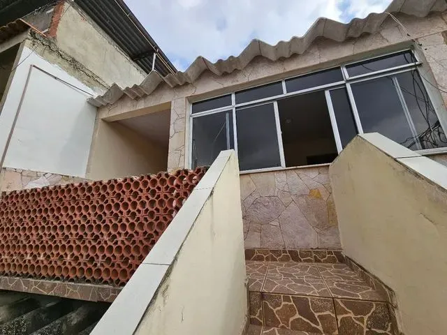 Imagem: Rua Paulo Vidal 50 B Casa 2 Quartos em Realengo