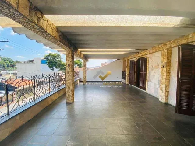 Imagem: A casa possui 3 Dormitórios, 1 Suíte, 3 Banheiros, 1 Vaga