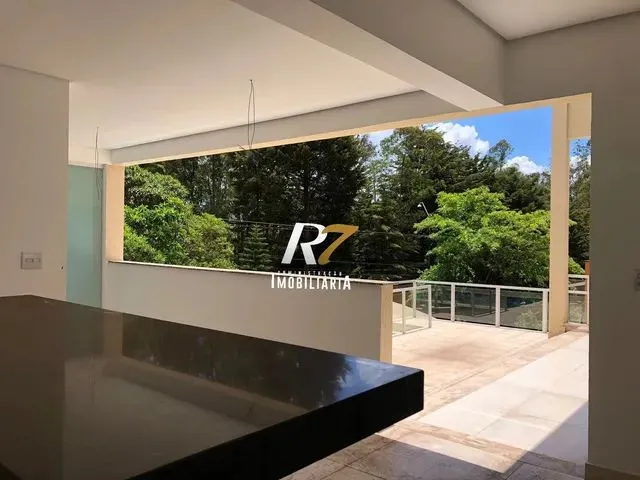 Imagem: Excelente Casa com 4 Quartos e Piscina no