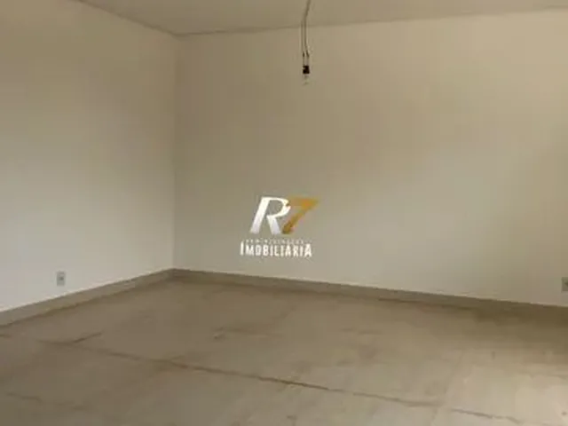 Imagem 4: Excelente Casa com 4 Quartos e Piscina no Alphaville