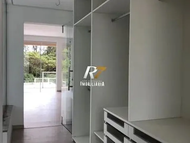 Imagem 5: Excelente Casa com 4 Quartos e Piscina no Alphaville