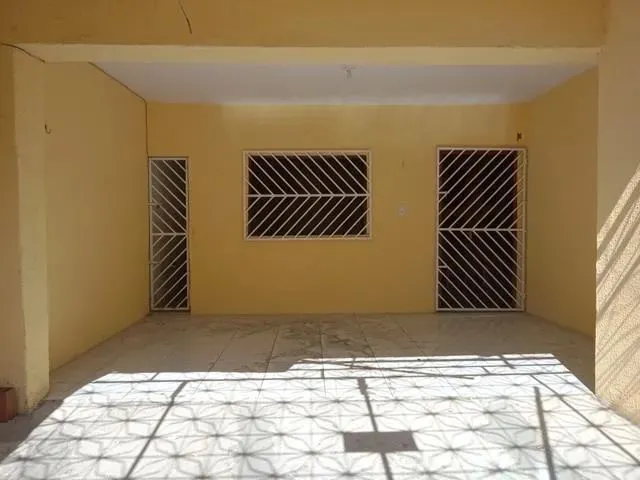 Imagem 10: Excelente Imovel, com 2 Quartos, Sendo Uma Suíte, Garagem, Quintal, Forrada e Gradeada