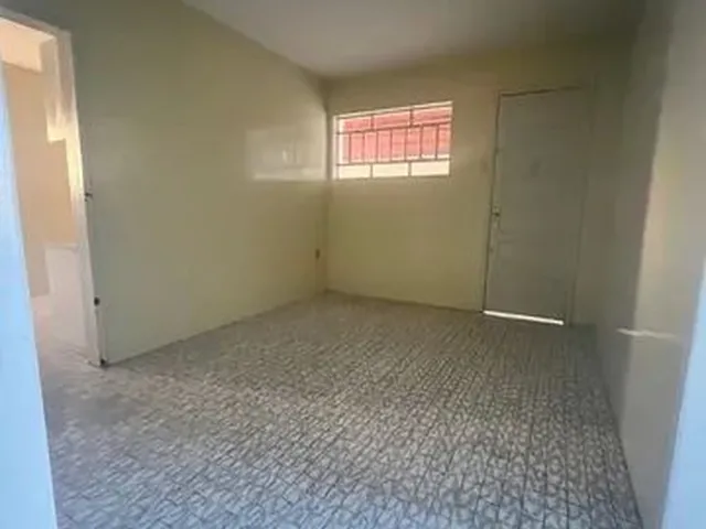 Imagem 2: Alugo Casa de 3 Quartos no Bairro Colina