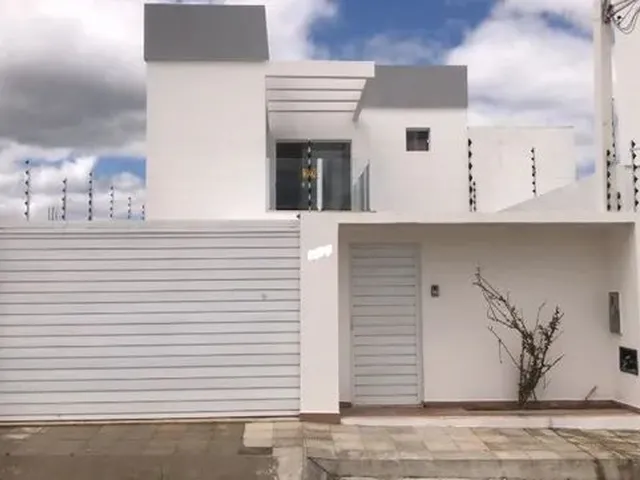 Imagem: Alugo Casa com 4 Quartos, Uma Suite - Piscina