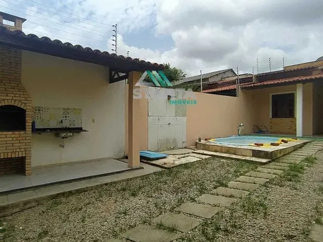 Imagem: Casa com 3 Dormitórios e Piscina À Venda