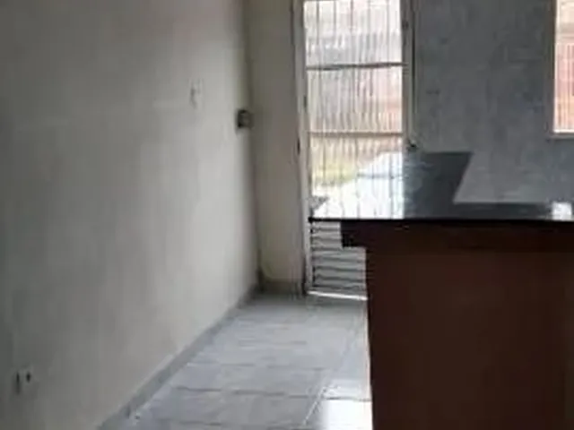 Imagem: A casa possui 1 Dormitório, 1 Banheiro, 35m² de Área e