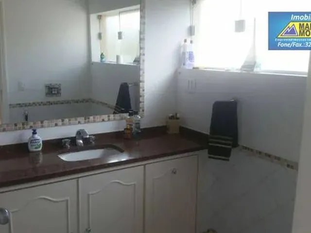 Imagem: A casa em condomínio possui 3 Dormitórios, 3 Suítes, 4