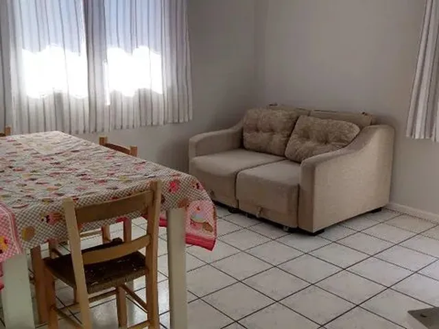Imagem 2: Quarto Individual em Casa de 2 Pavimento no Estreito Apenas 5 Min do Centro de Floripa
