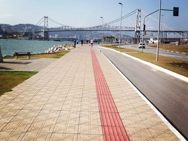 Imagem 12: Quarto Individual em Casa de 2 Pavimento no Estreito Apenas 5 Min do Centro de Floripa