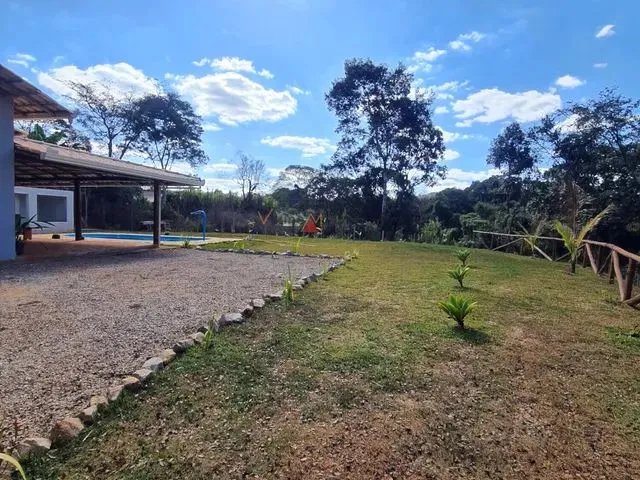 Imagem: Sítio em Itatiaiuçu, Localizado no Parque