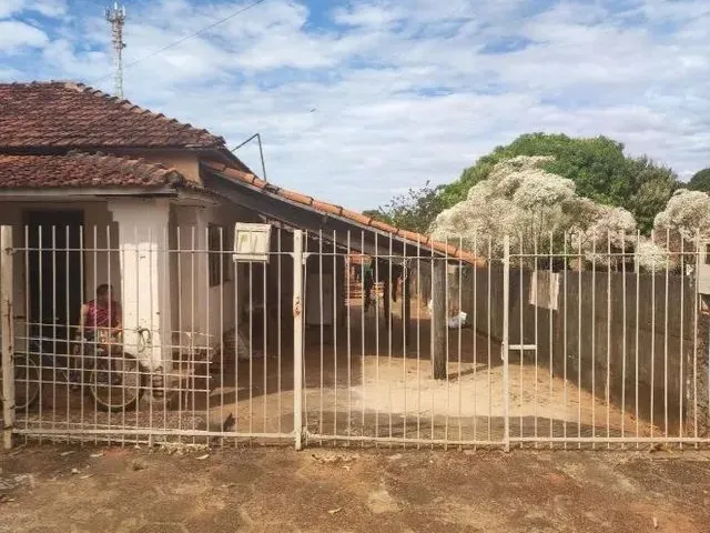Imagem 2: Lote com Casa Casa com 2 dormitórios