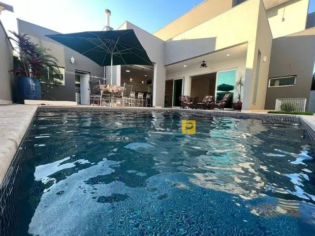Imagem: Casa com 3 Dormitórios À Venda, 360 M²