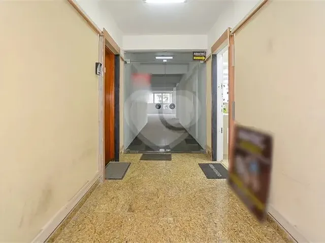 Imagem: Sala Comercial no Centro de Curitiba com