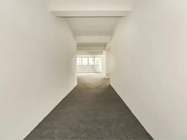 Imagem 3: Sala Comercial no Centro de Curitiba com Mais de 130M²