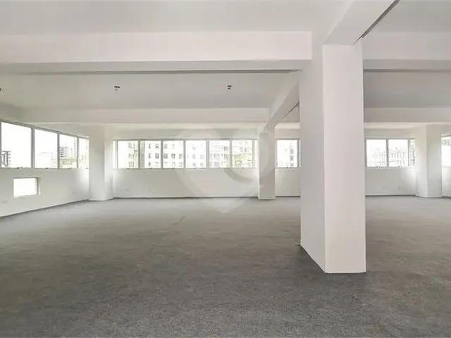 Imagem 5: Sala Comercial no Centro de Curitiba com Mais de 130M²