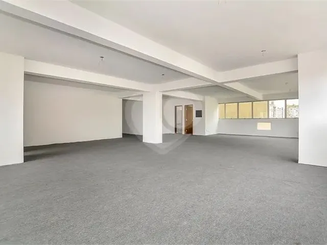 Imagem 10: Sala Comercial no Centro de Curitiba com Mais de 130M²