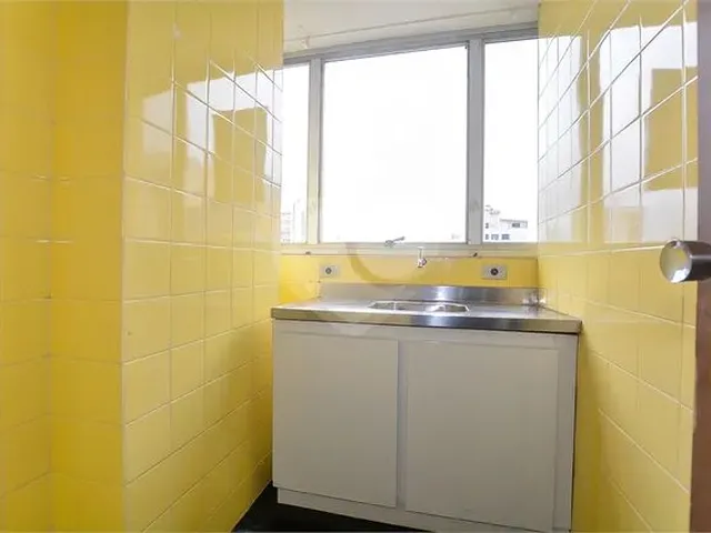 Imagem 12: Sala Comercial no Centro de Curitiba com Mais de 130M²