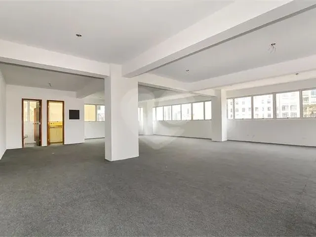 Imagem 13: Sala Comercial no Centro de Curitiba com Mais de 130M²