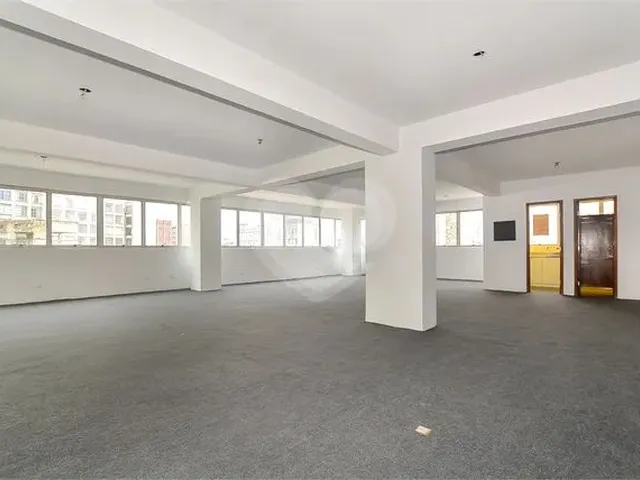 Imagem 7: Sala Comercial no Centro de Curitiba com Mais de 130M²