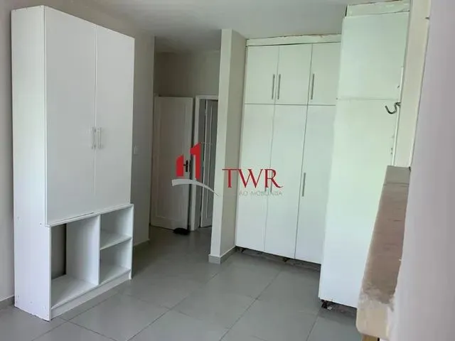 Imagem 2: Casa com 5/4 com 3 Suites Sendo Uma Master 4 Vagas Coberta