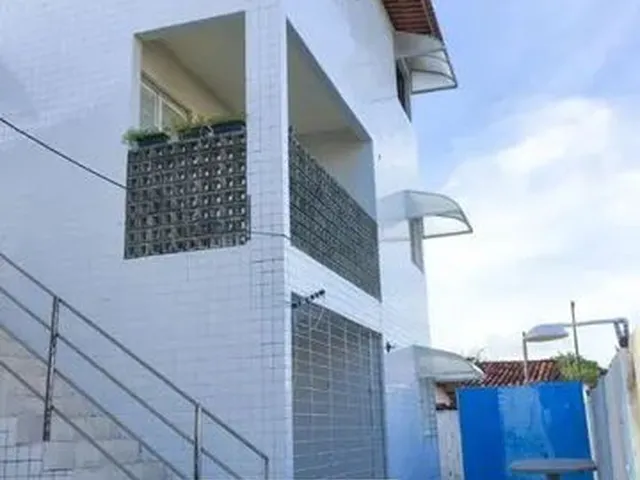Imagem: Pau Amarelo Próximo Ao Mar, em Condomínio