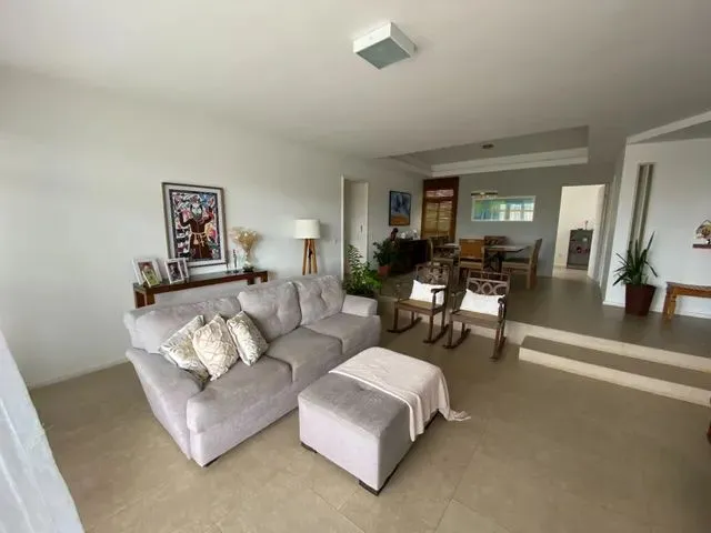 Imagem: Apartamento Amplo com Varanda, 200M, 4