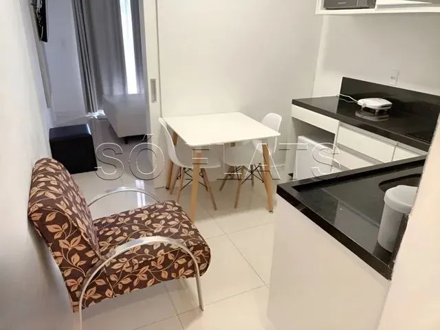 Imagem: O studio possui 1 Dormitório, 1 Banheiro, 1 Vaga na