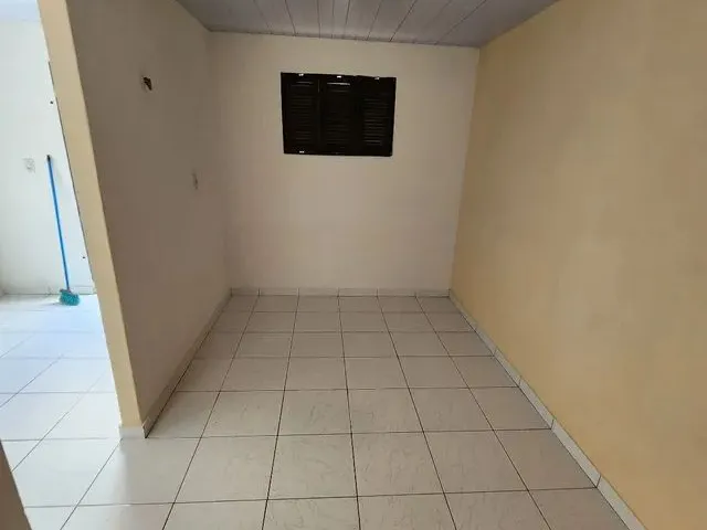 Imagem 3: Kitnet em Igapó(Ler Todo o Anúncio